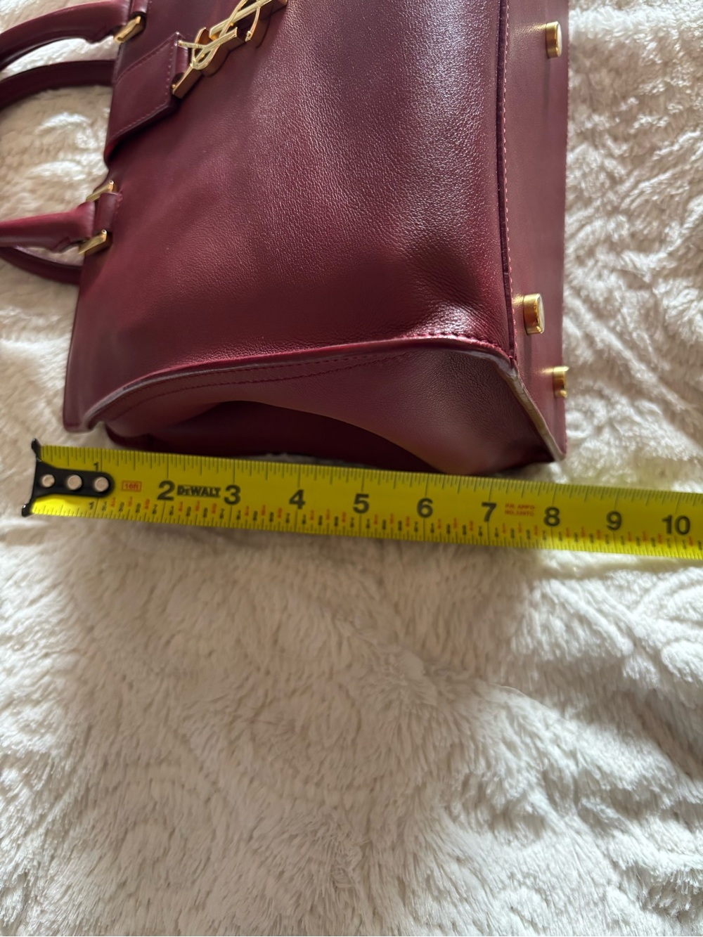 Saint Laurent Cabas in Wine/Gold - Picture 13 of 14